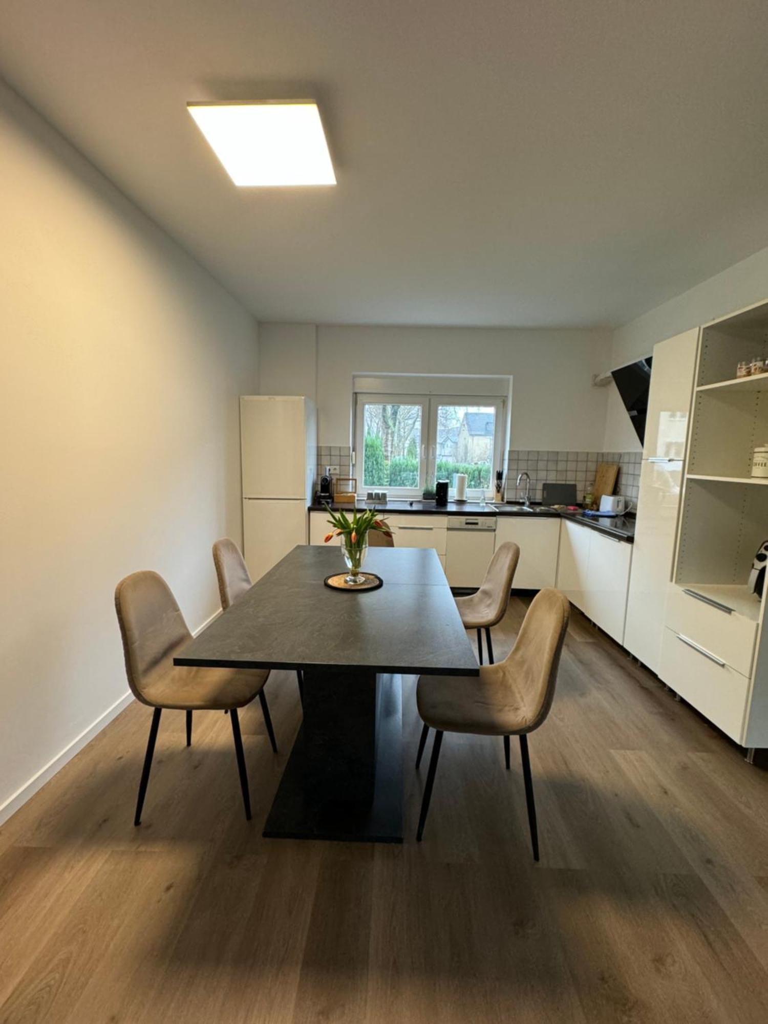 Haus Mit Garten - Kingbett - Wifi - Parkplatz Essen Luaran gambar